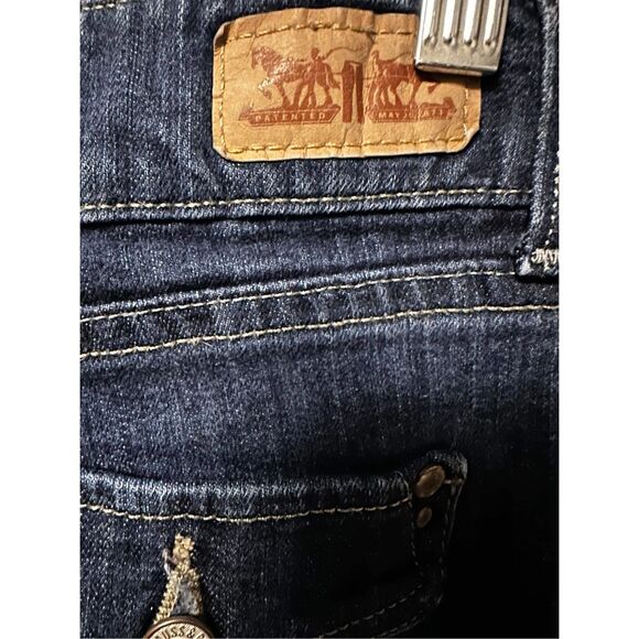 Women’s Levi’s 526 28 X 32 Slender Bootcut Dark Blue Jeans Distressed - Picture 4 of 6